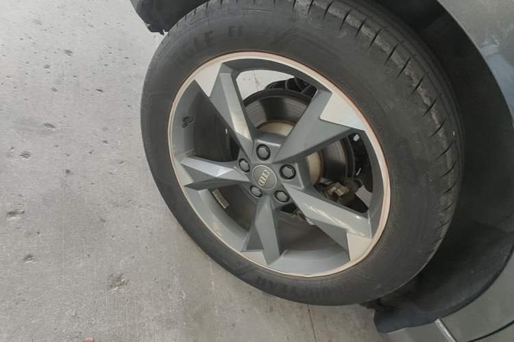 Used Audi Q3 2020 35 TFSI Fashion Dynamic Model Right Rear Wheel Hub