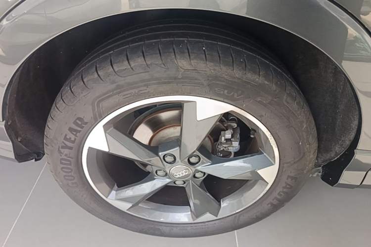 Used Audi Q3 2020 35 TFSI Fashion Dynamic Model Right Rear Wheel Hub