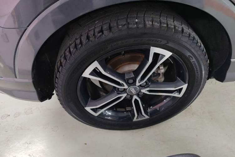 Used Audi Q3 2020 45 TFSI quattro Fashion Dynamic Model Right Rear Wheel Hub