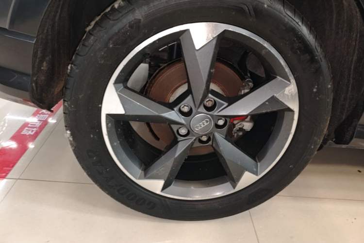 Used Audi Q3 2020 35 TFSI Ambition Style Edition Right Rear Wheel Hub