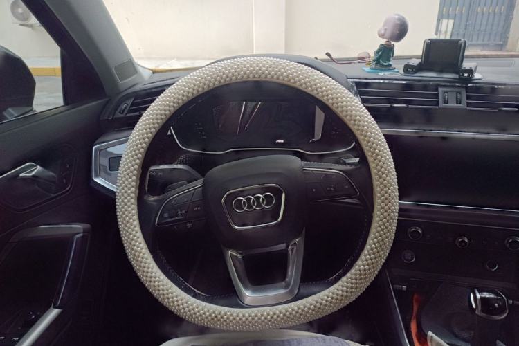 Used Audi Q3 2020 35 TFSI Fashion Dynamic Model Steering Wheel