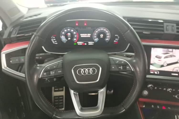 Used Audi Q3 2020 40 TFSI Fashion Dynamic Model Steering Wheel