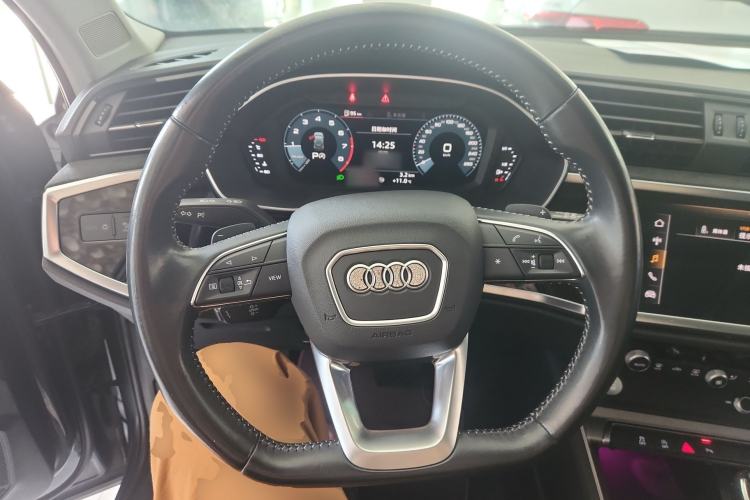 Used Audi Q3 2020 35 TFSI Fashion Dynamic Model Steering Wheel