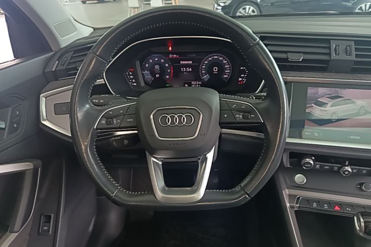 Used Audi Q3 2020 35 TFSI Fashion Dynamic Model Steering Wheel