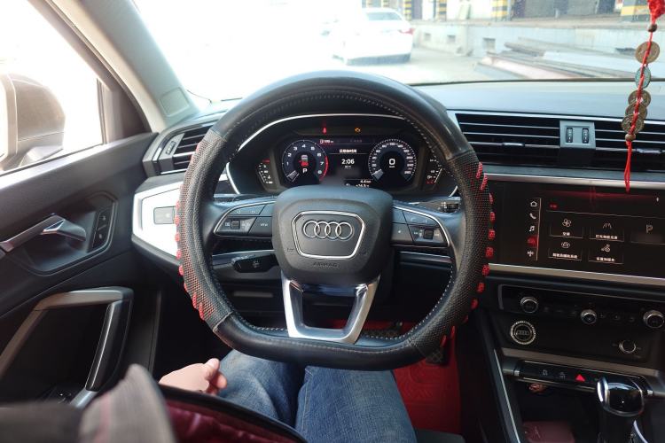 Used Audi Q3 2020 35 TFSI Fashion Dynamic Model Steering Wheel