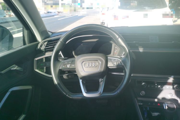 Used Audi Q3 2020 35 TFSI Fashion Dynamic Model Steering Wheel