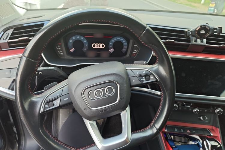 Used Audi Q3 2020 40 TFSI Fashion Dynamic Model Steering Wheel