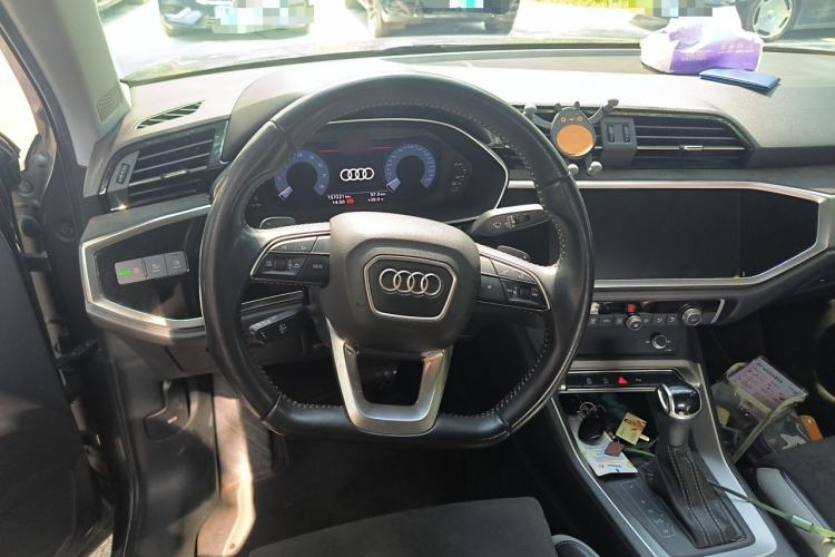 Used Audi Q3 2020 35 TFSI Fashion Dynamic Model Steering Wheel