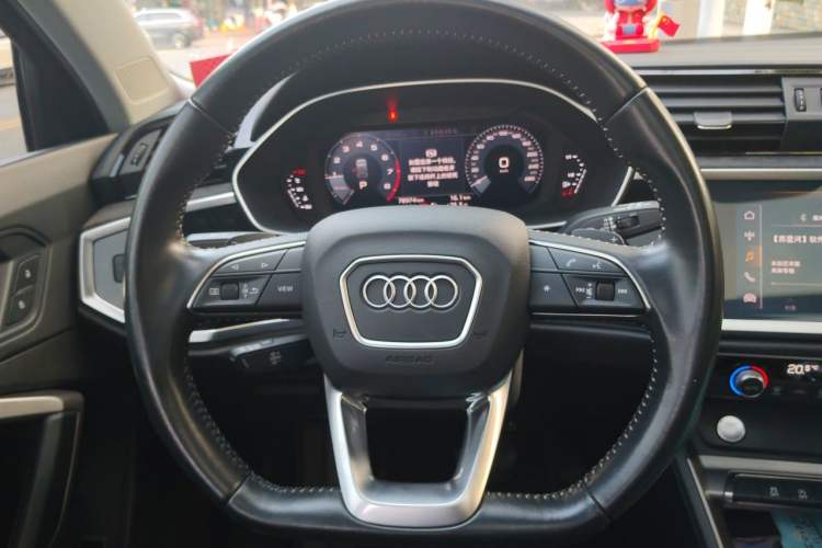 Used Audi Q3 2020 35 TFSI Fashion Dynamic Model Steering Wheel