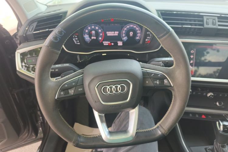 Used Audi Q3 2020 35 TFSI Fashion Dynamic Model Steering Wheel