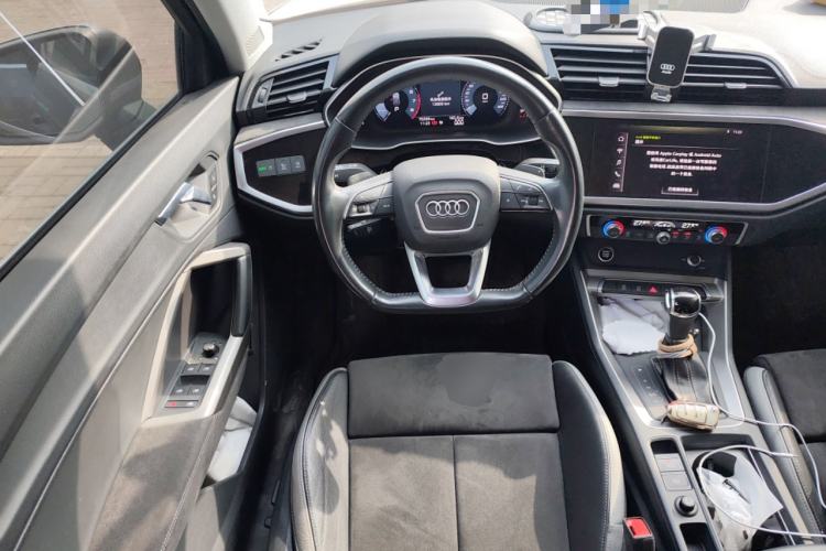 Used Audi Q3 2020 35 TFSI Fashion Dynamic Model Steering Wheel