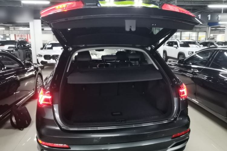 Used Audi Q3 2020 40 TFSI Fashion Dynamic Model Trunk
