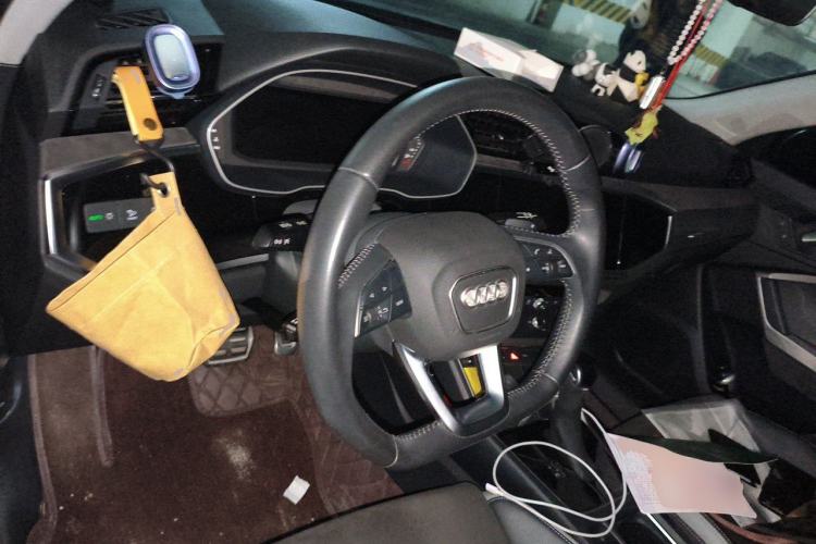 Used Audi Q3 2020 35 TFSI Fashion Dynamic Model Center Console
