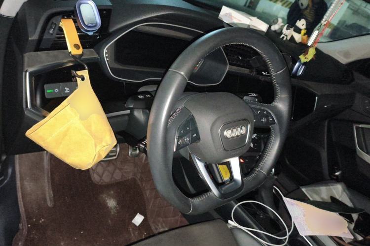 Used Audi Q3 2020 35 TFSI Fashion Dynamic Model Steering Wheel