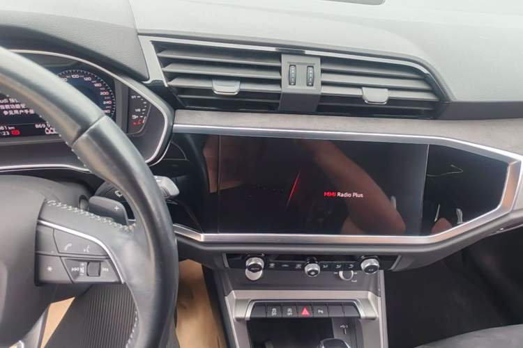 Used Audi Q3 2020 35 TFSI Fashion Dynamic Model Audio And AC Panel