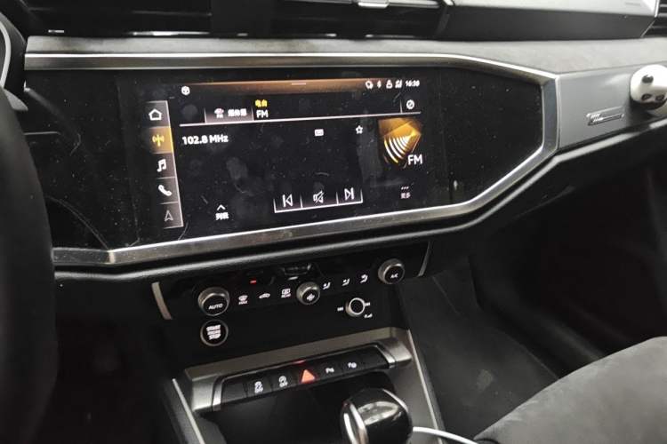 Used Audi Q3 2020 35 TFSI Fashion Dynamic Model Audio And AC Panel