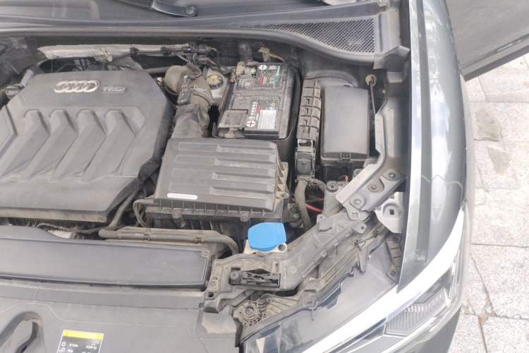 Used Audi Q3 2020 40 TFSI Fashion Dynamic Model Engine Bay Left