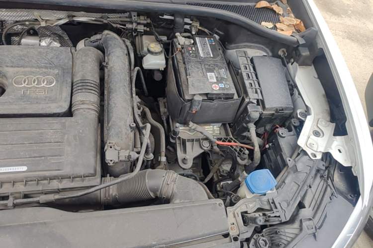 Used Audi Q3 2020 35 TFSI Fashion Dynamic Model Engine Bay Left