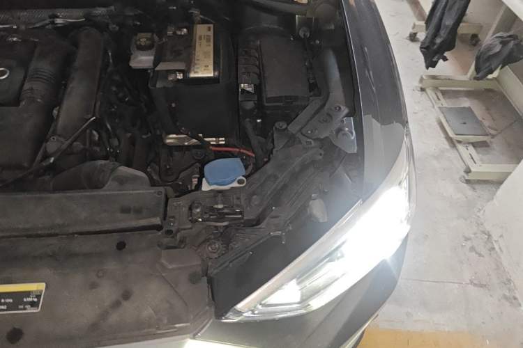 Used Audi Q3 2020 35 TFSI Fashion Dynamic Model Engine Bay Left