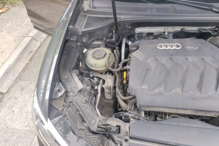 Used Audi Q3 2020 40 TFSI Fashion Dynamic Model Engine Bay Right