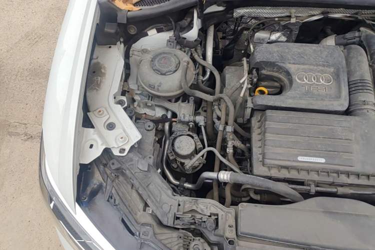 Used Audi Q3 2020 35 TFSI Fashion Dynamic Model Engine Bay Right