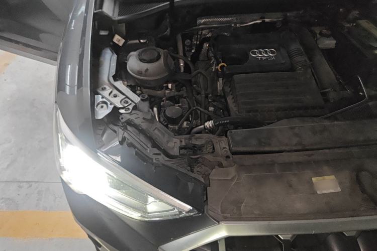 Used Audi Q3 2020 35 TFSI Fashion Dynamic Model Engine Bay Right