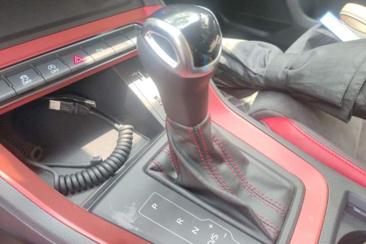 Used Audi Q3 2020 40 TFSI Fashion Dynamic Model Gear Lever