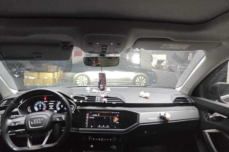 Used Audi Q3 2020 35 TFSI Fashion Dynamic Model Headliner