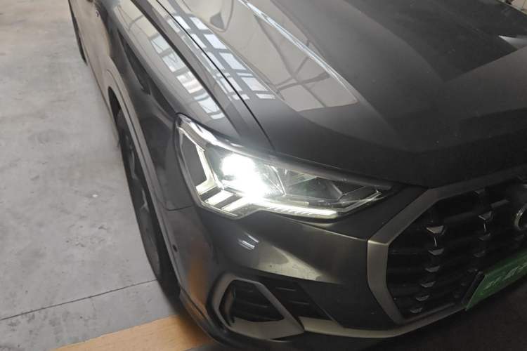 Used Audi Q3 2020 35 TFSI Fashion Dynamic Model Right Front Headlight