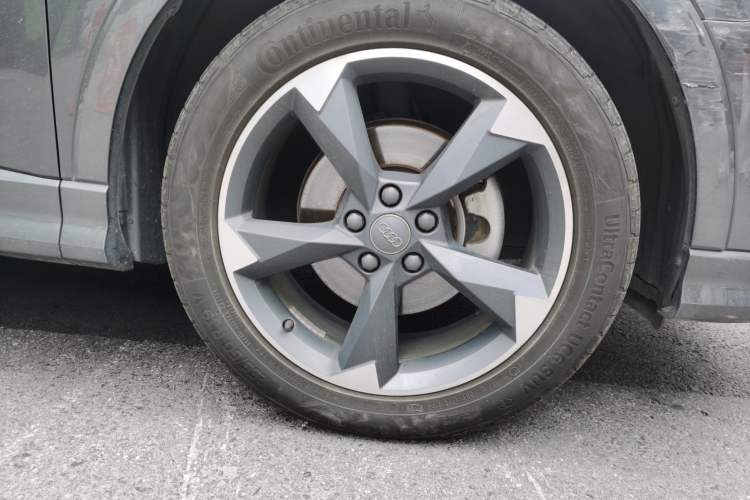 Used Audi Q3 2020 35 TFSI Fashion Dynamic Model Right Front Wheel Hub