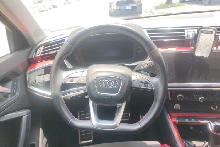 Used Audi Q3 2020 40 TFSI Fashion Dynamic Model Steering Wheel