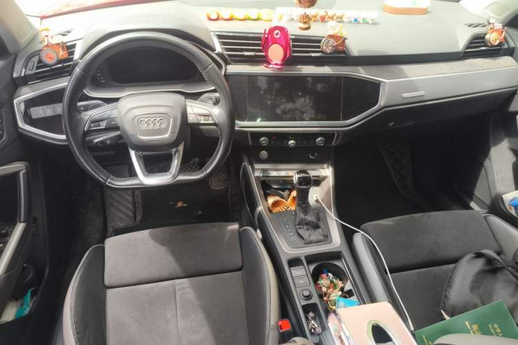 Used Audi Q3 2020 35 TFSI Fashion Dynamic Model Center Console