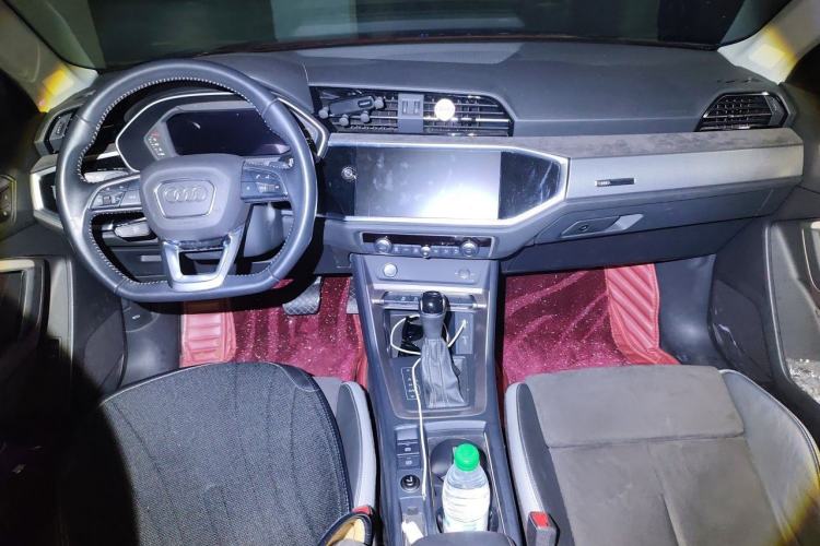 Used Audi Q3 2020 35 TFSI Fashion Dynamic Model Center Console