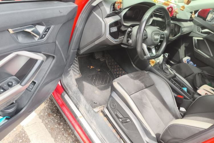 Used Audi Q3 2020 35 TFSI Fashion Dynamic Model Driver Seat