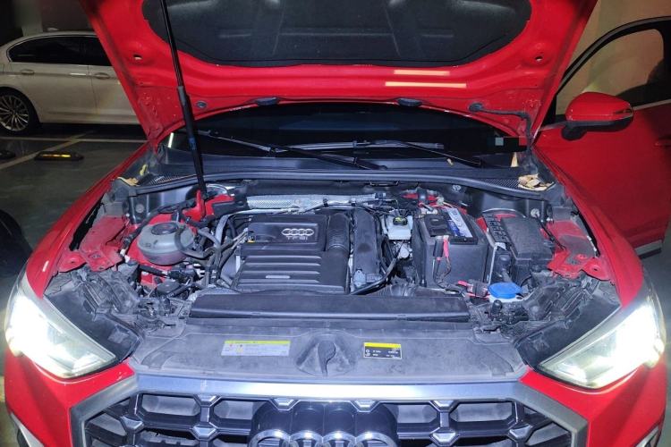 Used Audi Q3 2020 35 TFSI Fashion Dynamic Model Engine Bay
