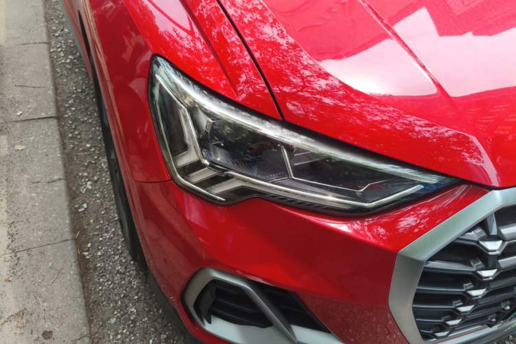 Used Audi Q3 2020 35 TFSI Fashion Dynamic Model Right Front Headlight
