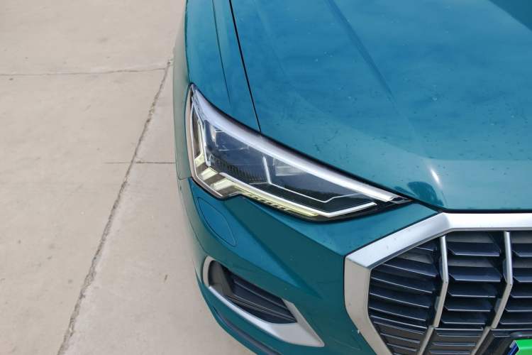Used Audi Q3 2020 35 TFSI Fashionable and Elegant Model Right Front Headlight