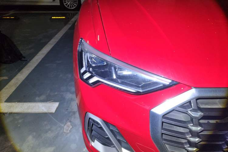 Used Audi Q3 2020 35 TFSI Fashion Dynamic Model Right Front Headlight