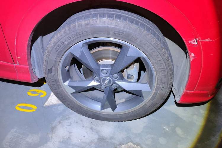 Used Audi Q3 2020 35 TFSI Fashion Dynamic Model Right Front Wheel Hub