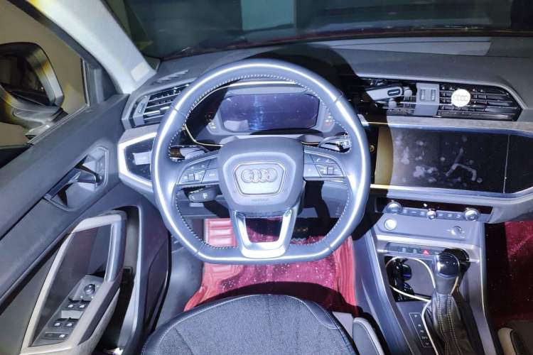 Used Audi Q3 2020 35 TFSI Fashion Dynamic Model Steering Wheel