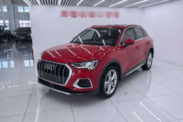 Audi Q3 2020 35 TFSI Fashionable and Elegant Model с пробегом