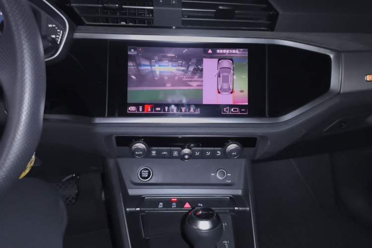 Used Audi Q3 2020 40 TFSI Fashion Dynamic Model Audio And AC Panel