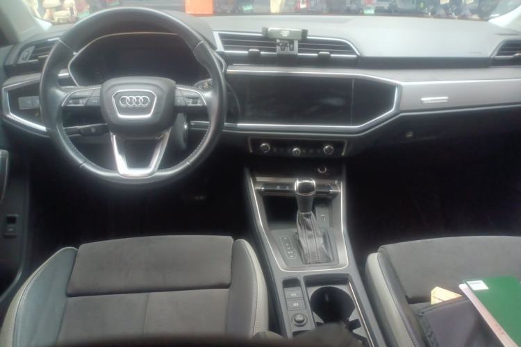 Used Audi Q3 2020 35 TFSI Ambition Dynamic Edition Center Console