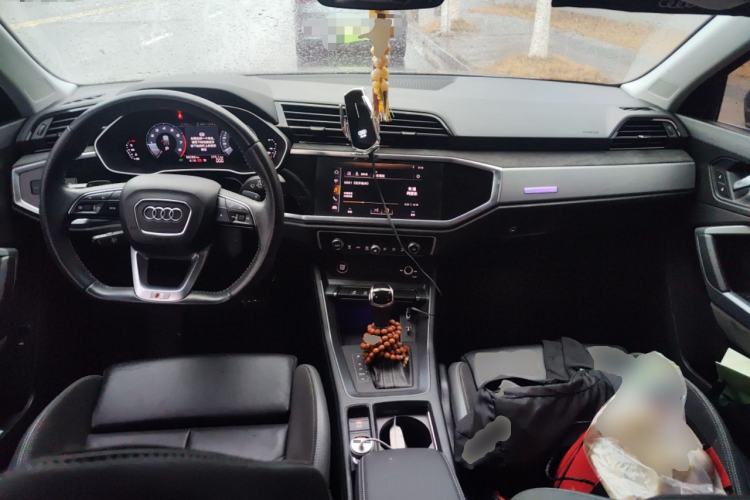 Used Audi Q3 2020 40 TFSI Fashion Dynamic Model Center Console