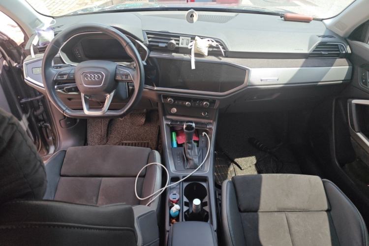 Used Audi Q3 2020 35 TFSI Fashion Dynamic Model Center Console