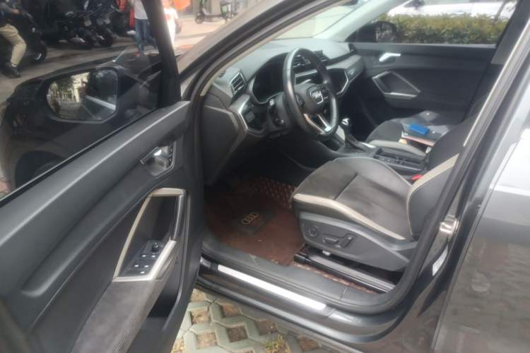 Used Audi Q3 2020 35 TFSI Ambition Dynamic Edition Driver Seat