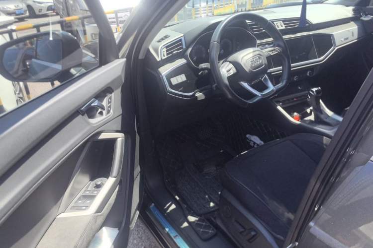 Used Audi Q3 2020 35 TFSI Fashion Dynamic Model Driver Seat