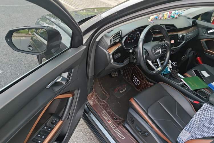Used Audi Q3 2020 35 TFSI Fashionable and Elegant Model Driver Seat