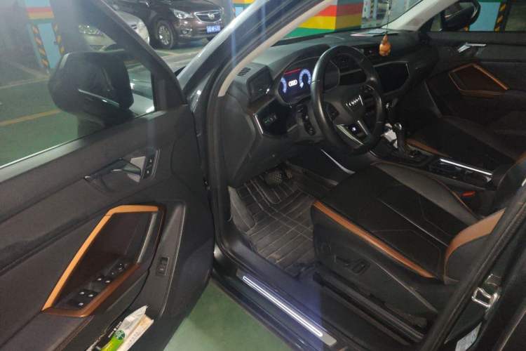 Used Audi Q3 2020 35 TFSI Fashionable and Elegant Model Driver Seat