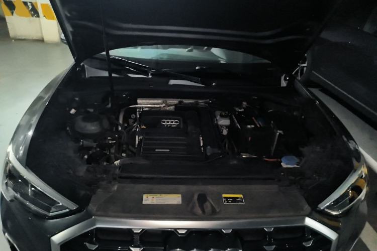 Used Audi Q3 2020 35 TFSI Fashion Dynamic Model Engine Bay